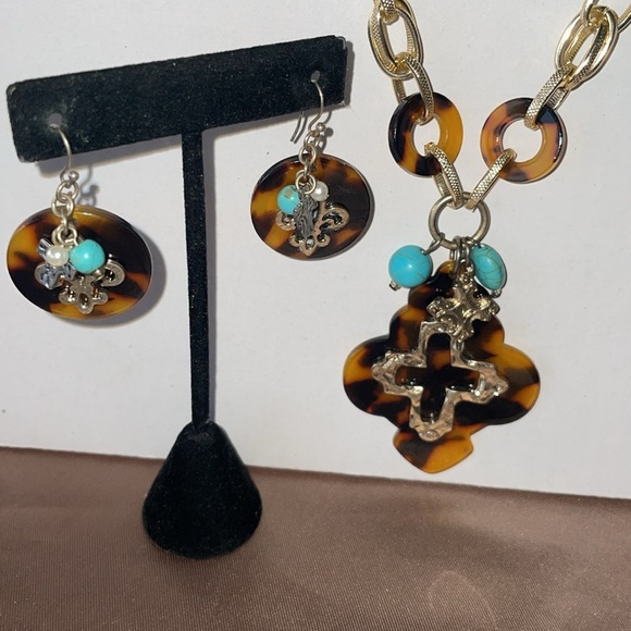 Turquoise & Tortoise Cross & Fleur-de-Lis Necklace Set Boho Designer Inspired - Picture 11 of 11